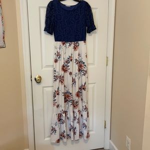 Reborn J - Maxi Lace/Floral Dress